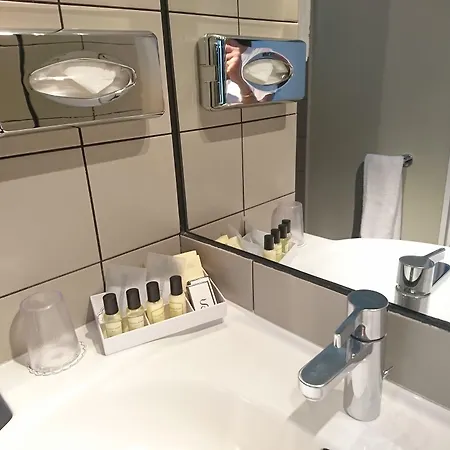 オテル ドゥ セーブル 3* パリ