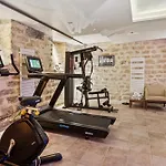 Hotel De Sevres 3*