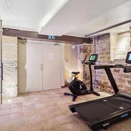Hotel De Sevres 3*