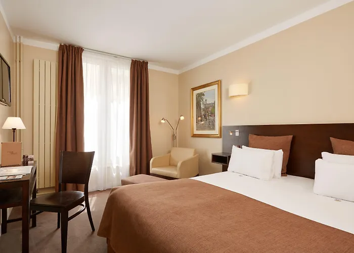 Hotel De Sevres 3*