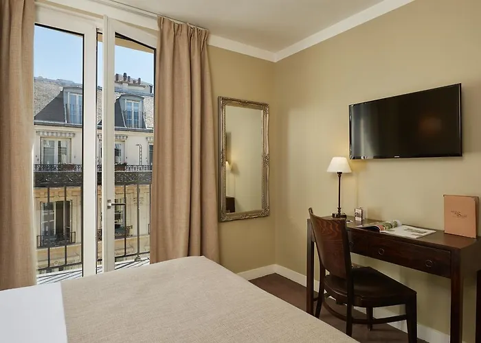 Hotel De Sevres 3*